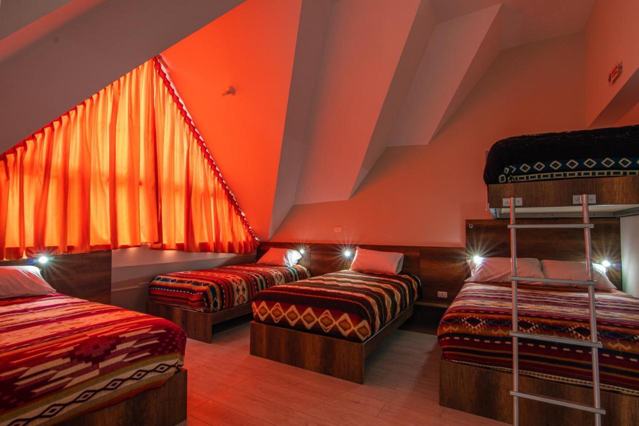 The Traveler Hostel Отавало Экстерьер фото