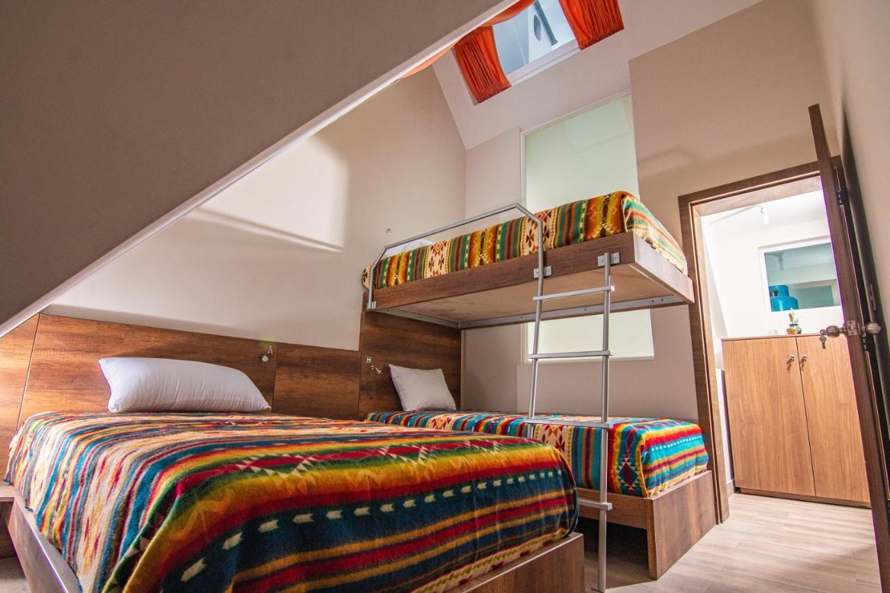 The Traveler Hostel Отавало Экстерьер фото